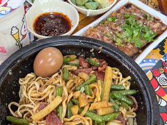 -金扁豆酱肉焖面