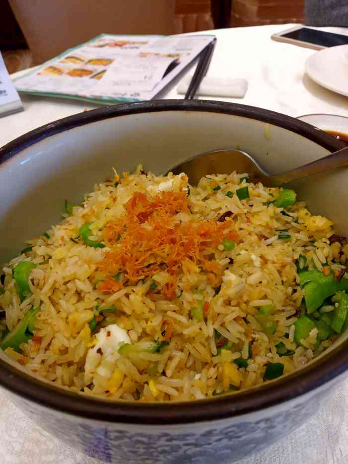 中西名菜(萝岗店)-"这家店位于开萝大道与与玉中路相交的丁字路.