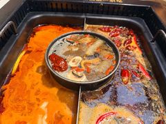 -老牌坊云南鱼豆花火锅(哈西万达店)