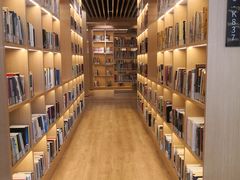 -漕河泾街道图书馆(漕河泾社区文化活动中心店)