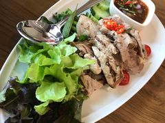 烤猪颈肉-Chom Cafe and Restaurant