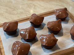-VERIE BAKEHOUSE