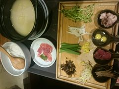 -云海肴·汽锅鸡·云南菜(天山百盛优客店)