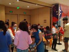 等位区-海底捞火锅(龙湖三千集店)