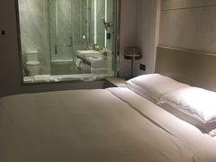 -上海漕河泾万丽酒店