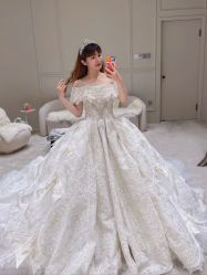 点击看大图 -Renee芮亦婚纱