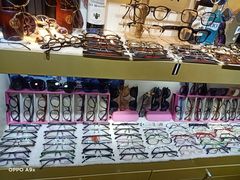 -三叶眼镜城批发市场(上海火车站店)