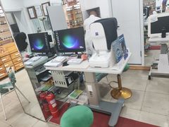 -豪门视光·星趣控·蔡司依视路眼镜代理商(中央大街店)