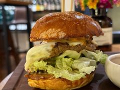 -LESCEDARS Brasserie Bistro香柏树