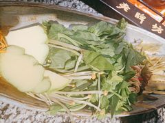 -老牌坊云南鱼豆花火锅(哈西万达店)