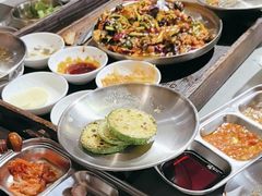 -围炉肉舍•炭烤活鳗•丹东海鲜烤肉(步行街店)