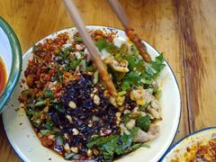 -拈签一笑黄牛肉辣卤串串