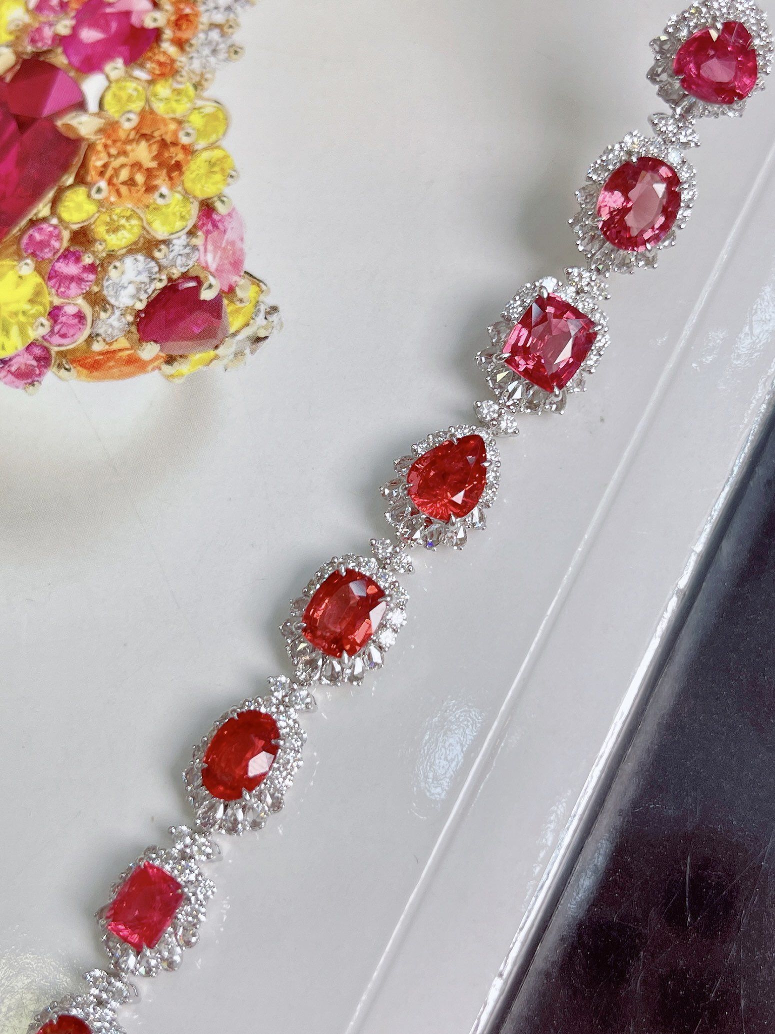 少有的爱马仕橙尖晶石手链