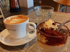 提拉米苏配卡布基诺-at cafe 意大利餐厅(集美店)