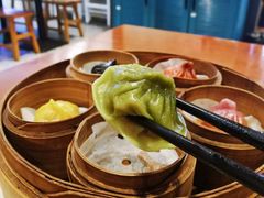 清新五彩小笼包-龍堂蟹黄小笼包(万家丽店)