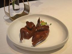 润烧玻璃乳鸽-东富酒家(龙湖西溪天街店)