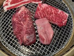 -铭牛烧肉·和牛海鲜自助(高新月牙湖店)