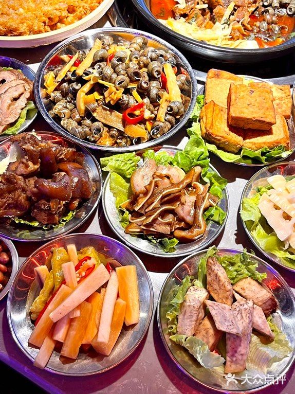 螺蛳粉星人得知人广新开了一家，螺蛳粉火锅！