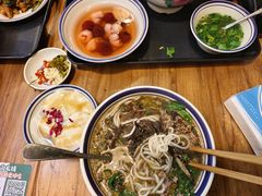 -云阿蛮云南生烫牛肉米线(奉贤路店)