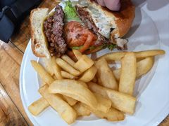 -12 Rocks Beach Bar Cafe