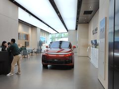 -理想汽车(世纪汇店)