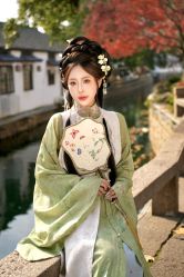 -一揽芳华汉服旗袍体验馆(拙政园店)