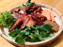 -老滇山寨•云南特色菜•地方菜•民族风情歌舞表演(金碧店)