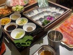 -围炉肉舍丹东海鲜烤肉·烤活鳗(步行街店)