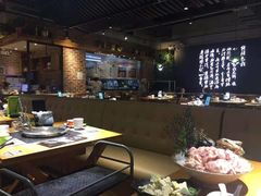 -洪氏嗨捞·广东猪肚鸡·椰子鸡火锅(西咸万象城店)
