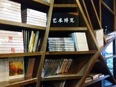 -钟书阁(松江泰晤士小镇店)