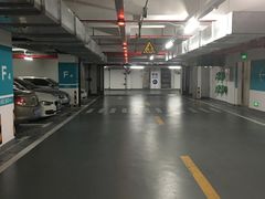 -龙湖虹桥天街-停车场