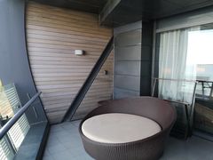 -上海滴水湖皇冠假日酒店