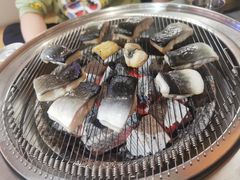 -围炉肉舍•炭烤活鳗•丹东海鲜烤肉(步行街店)