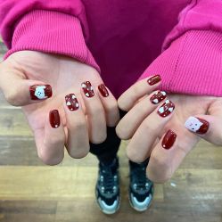 -花岐款式专研健康美甲沙龙