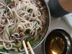 -正宗杨记普洱酸醋米线(总店)