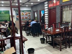 -湖南人家湘菜馆(镇江路店)