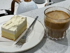 -Fridi Patisserie Cafe