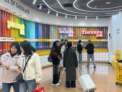 -m豆巧克力世界(上海世茂广场店)
