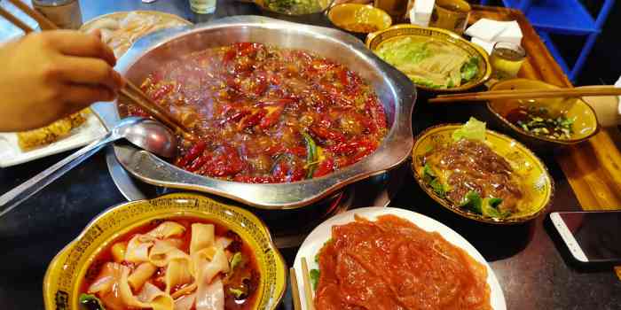 牛妈妈火锅(裕丰总店)-"今天周末,正好小朋友放学回家,由于最近天.