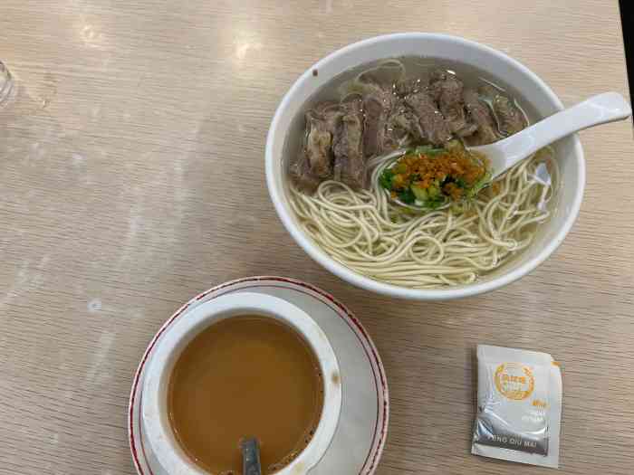 三哥清汤牛腩冰室-"朋友推荐的店 店面不算特别大,就普通.