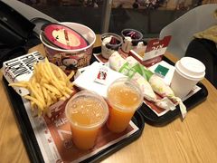 草莓圣代-肯德基(常熟百润发店)