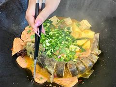 -老刘生态大鱼坊铁锅炖鱼(赛马场店)