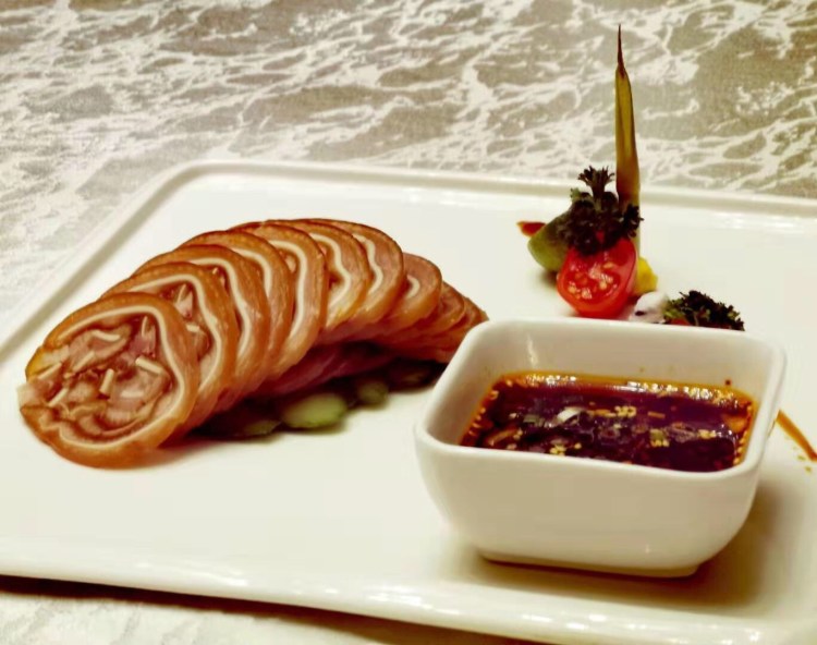 集江河湖海之鲜 玉盘珍馐值万钱