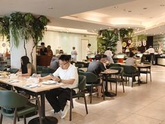 -亮马河饭店翠雅咖啡厅