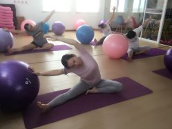 -爱尔乐美孕产瑜伽·普拉提