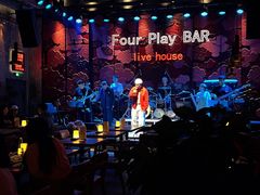 -FOUR PLAY BAR