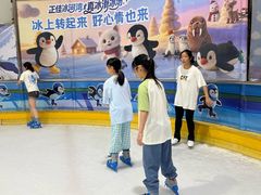 -正佳冰河湾真冰滑冰场