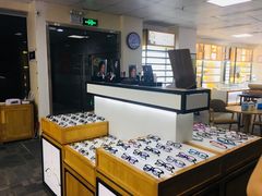 -LOGO眼镜·蔡司品牌折扣店(龙华清湖店)