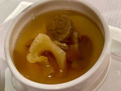原盅花膠燉螺片-镛记酒家