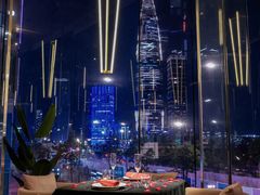 靠窗景观位-wann lounge 低温慢煮牛排·清吧